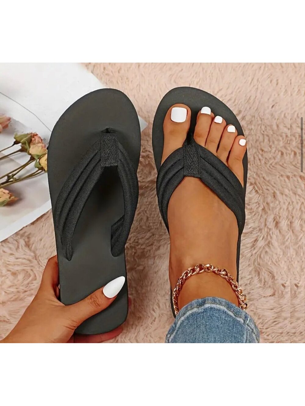 New - Retro Style - Women’s Fashion Flip Flops - Black - Size 8